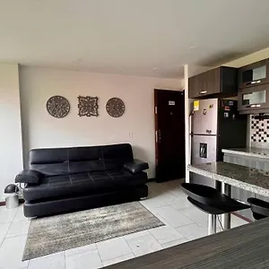 lovely-private-apt-in-el-poblado-w-free-parking.colombiamedellinhotels.com/